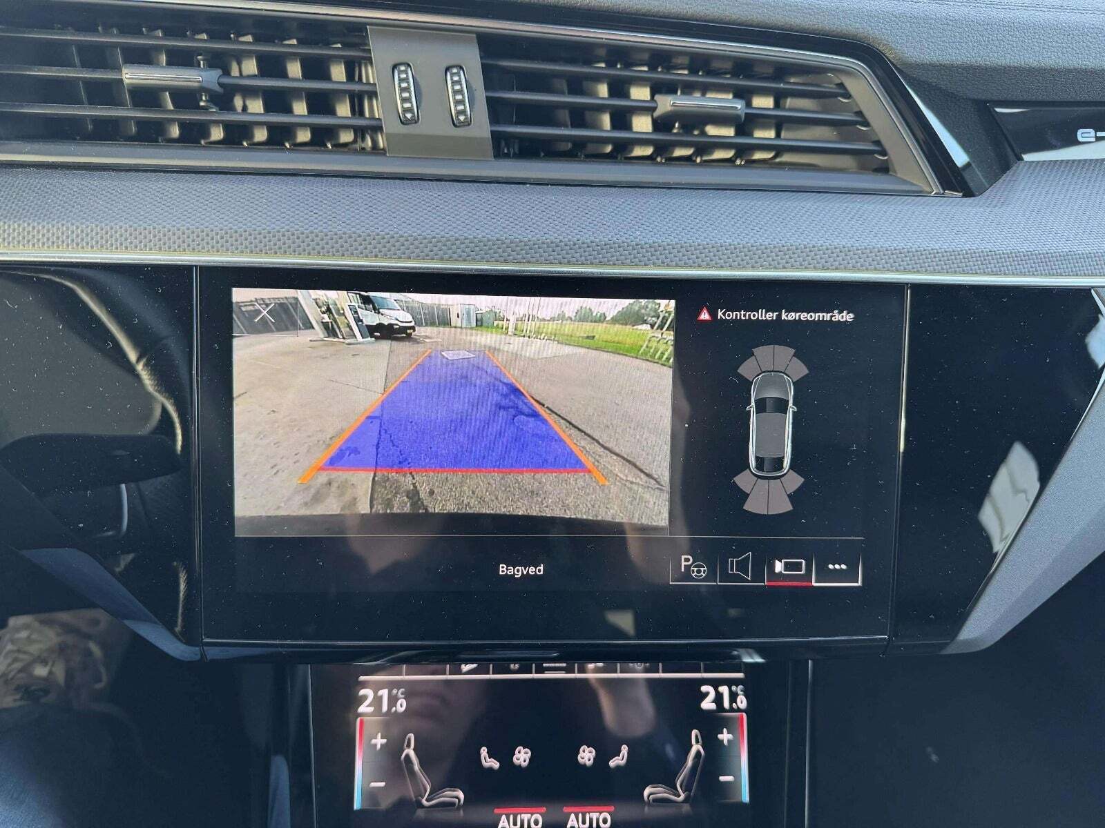 Sort Audi e-tron fra 2022