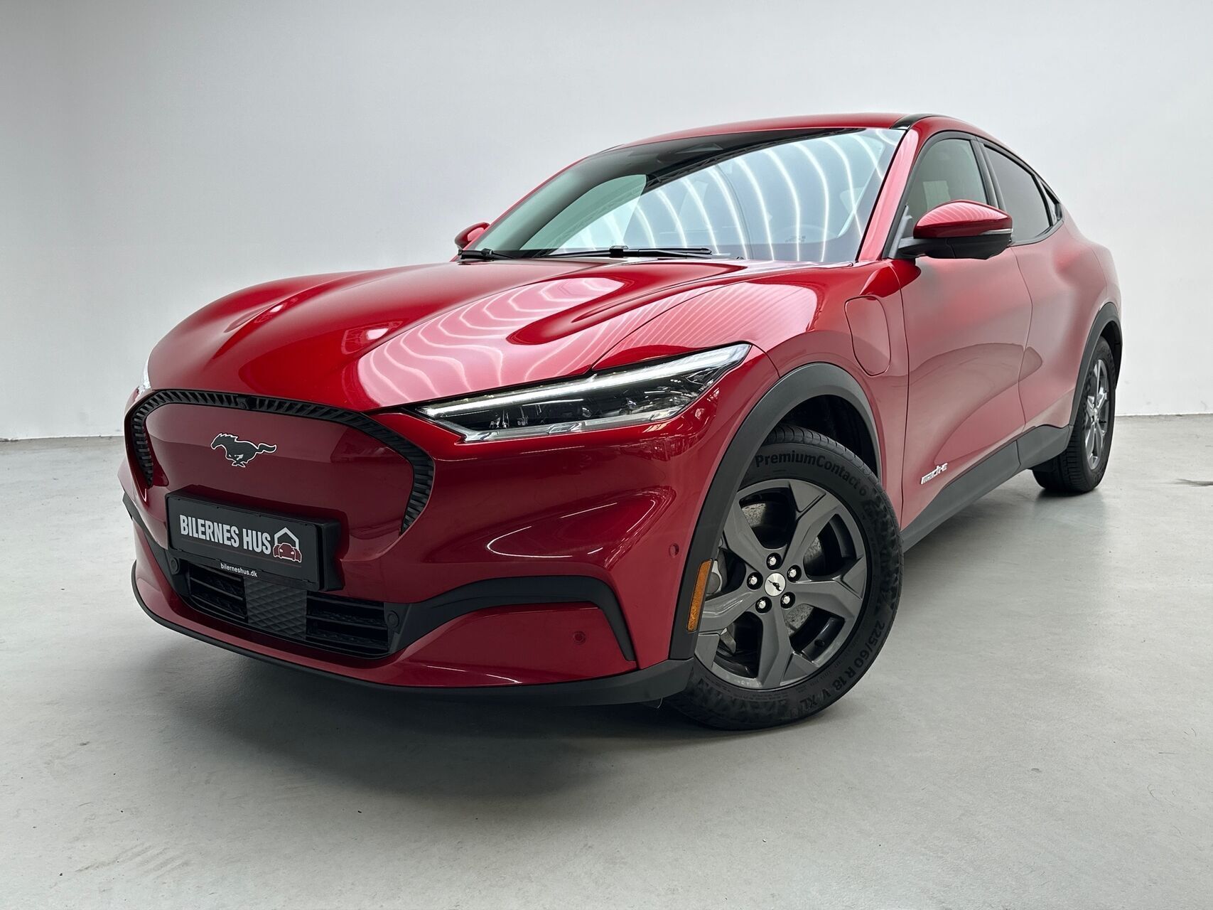 Rød Ford Mustang Mach-E fra 2021