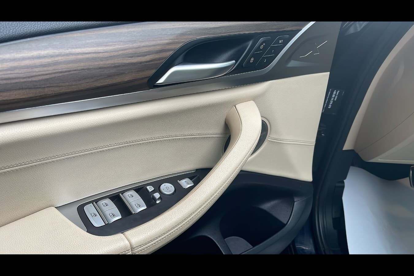 Sort BMW X3 fra 2017