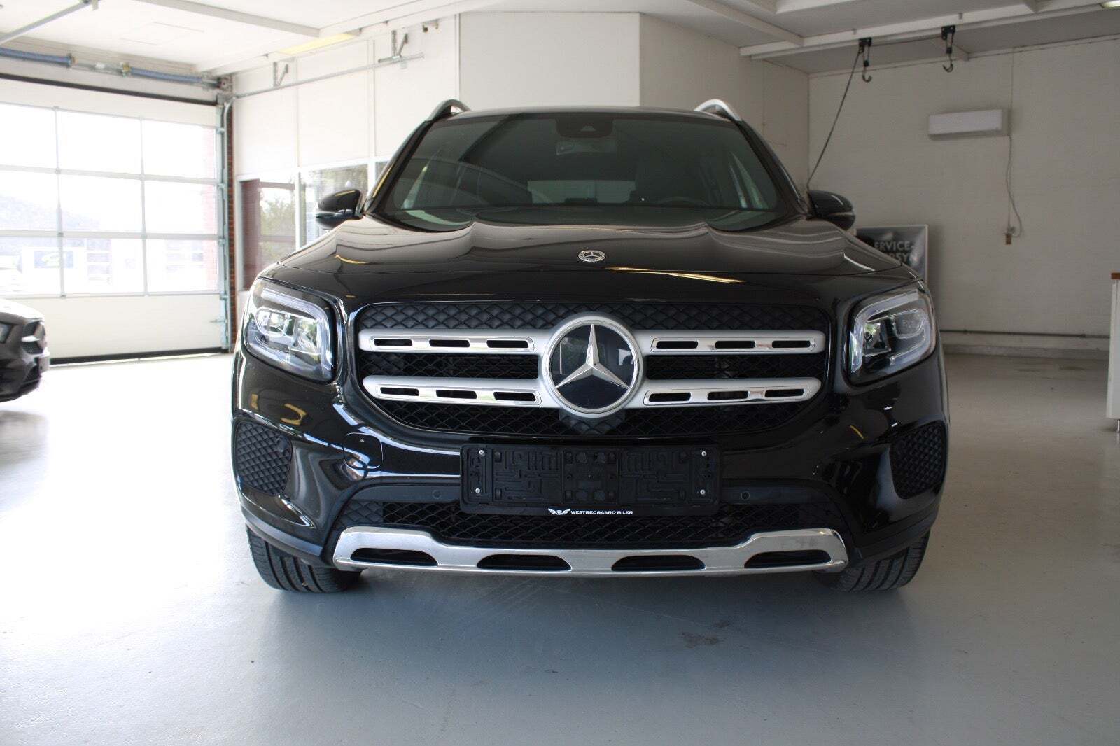 Sort Mercedes GLB200 d fra 2021