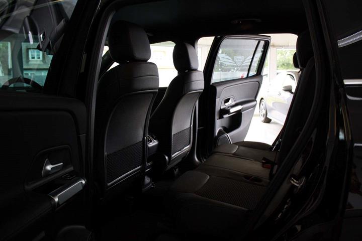 Sort Mercedes GLB200 d fra 2021