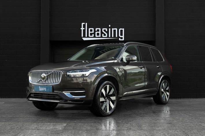 Grå Volvo XC90 fra 2024 set udefra