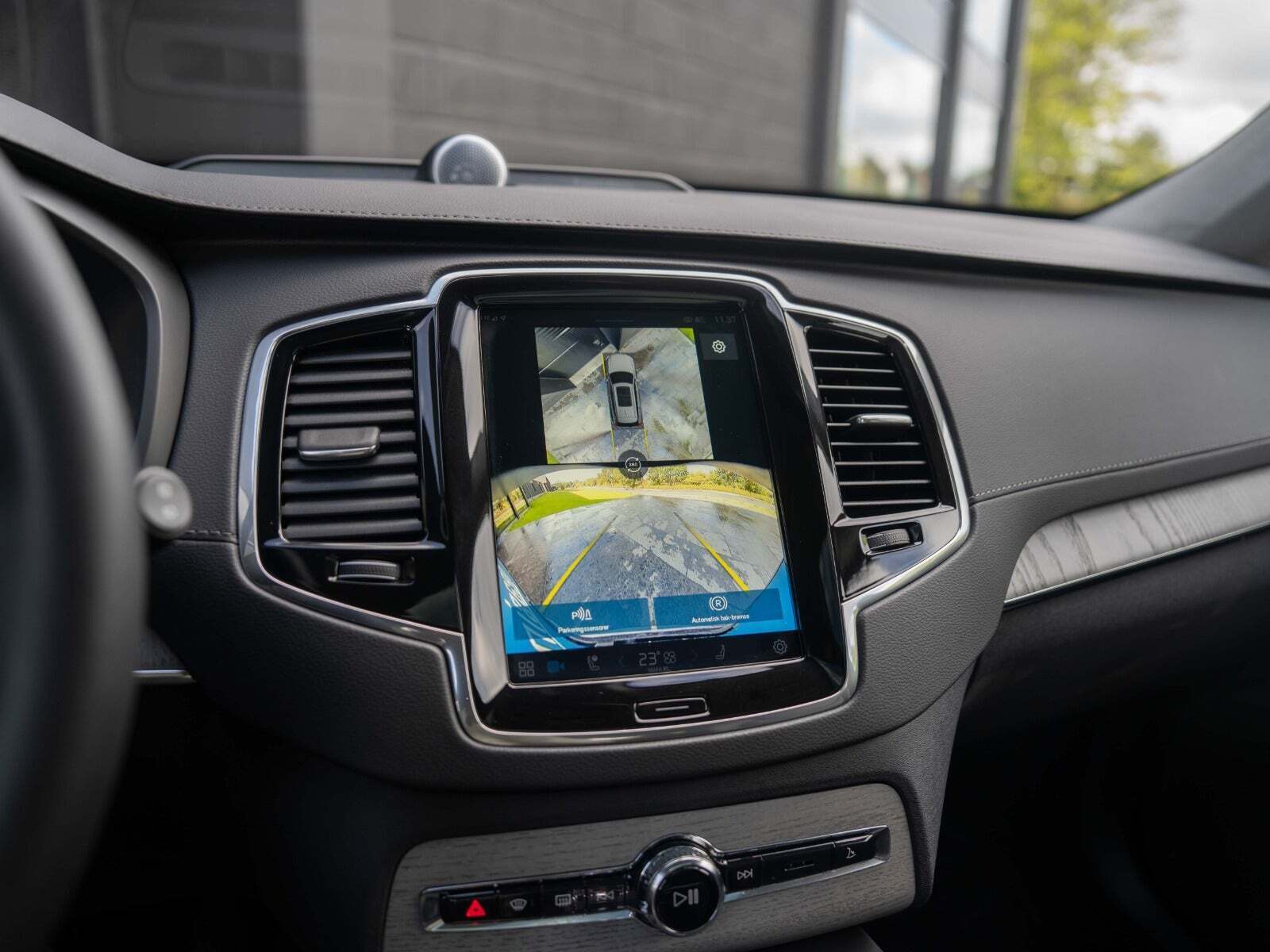 Grå Volvo XC90 fra 2024