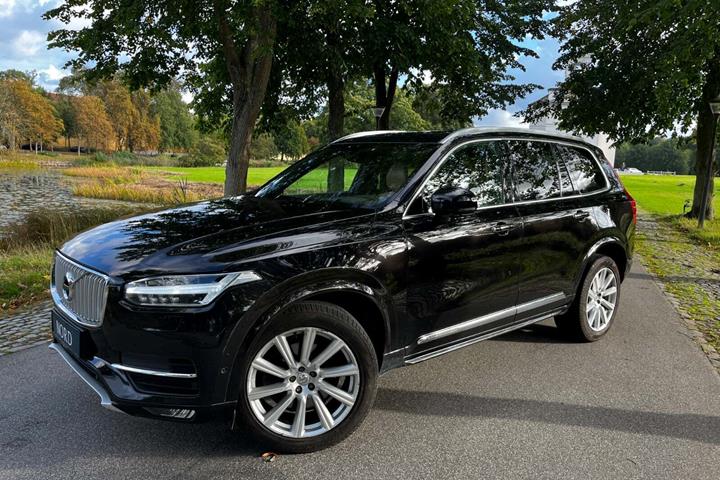 Sort Volvo XC90 fra 2015