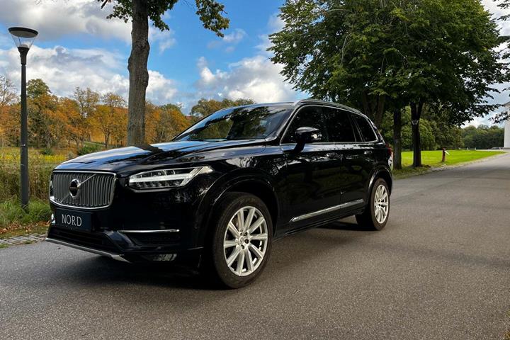 Sort Volvo XC90 fra 2015