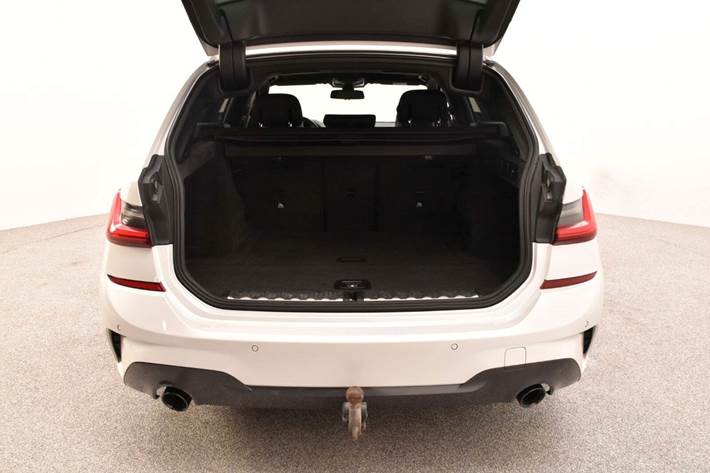 Hvid BMW 320d fra 2020