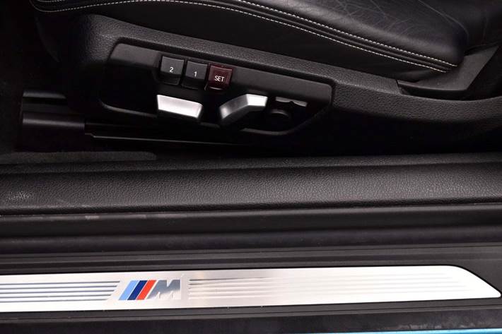 Blå BMW 430d fra 2018 set indefra