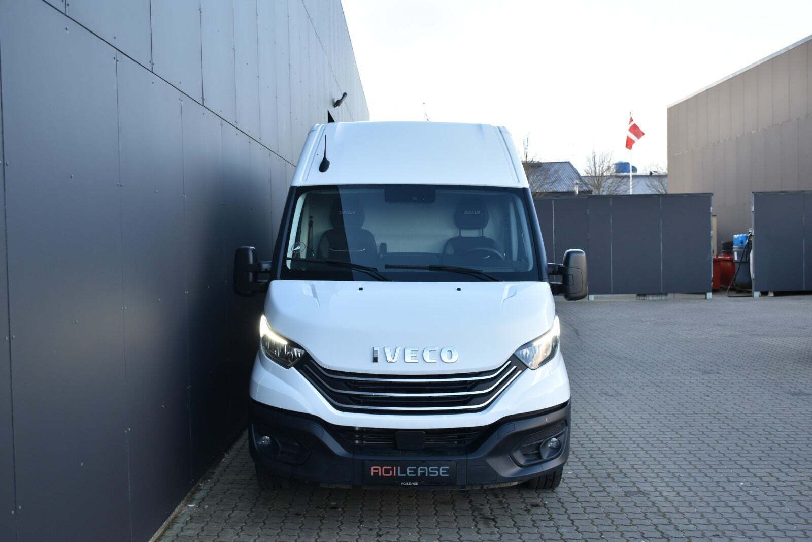 Hvid Iveco Daily fra 2023
