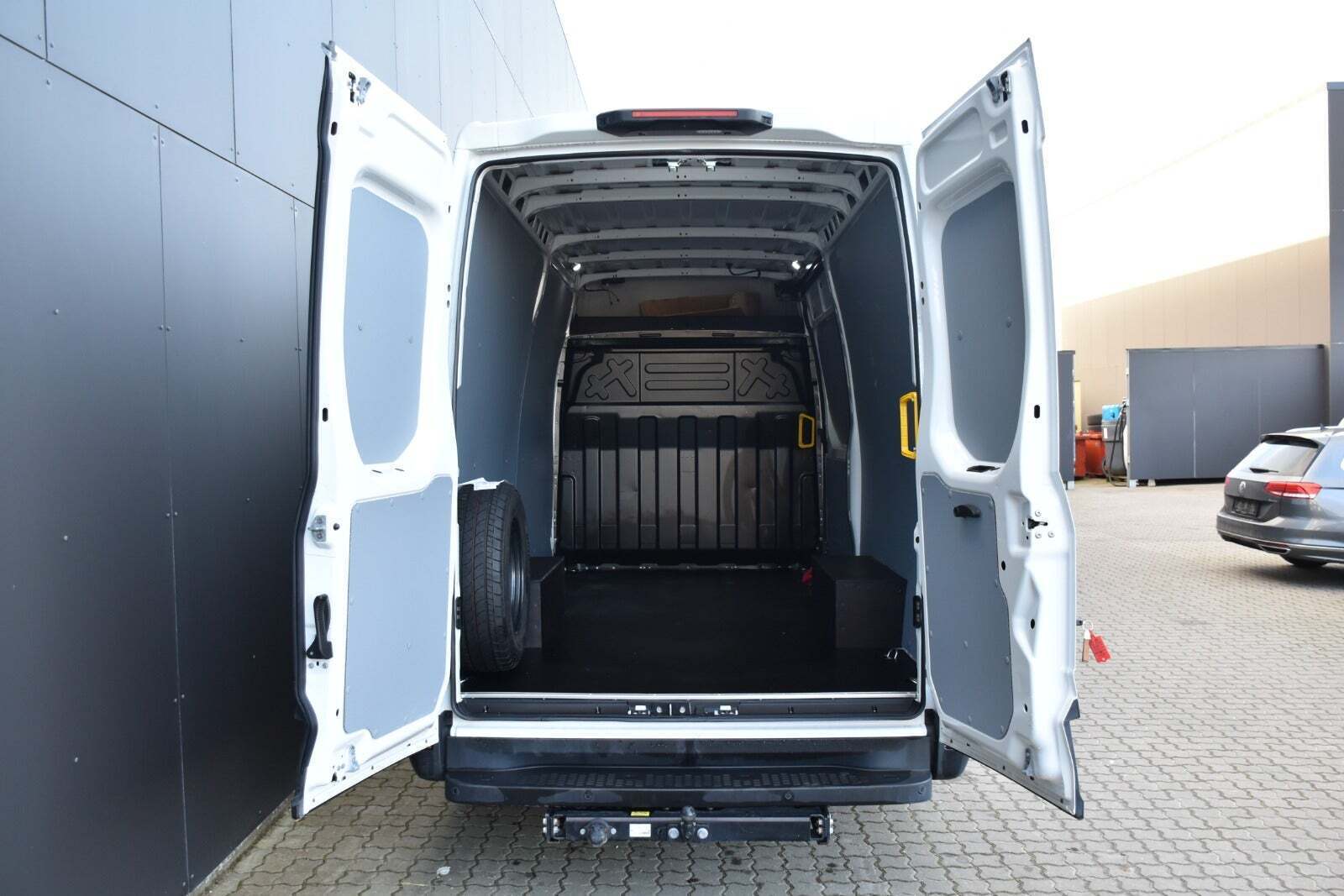Hvid Iveco Daily fra 2023
