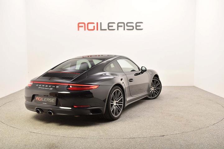 Sort Porsche 911 Carrera 4S fra 2017