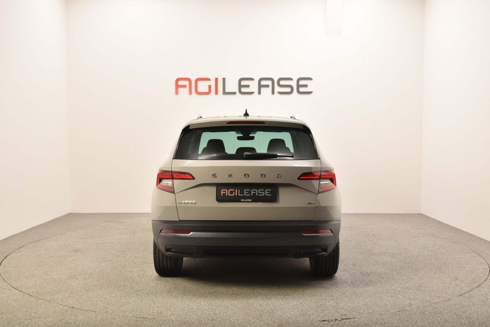 Grå Skoda Karoq fra 2019