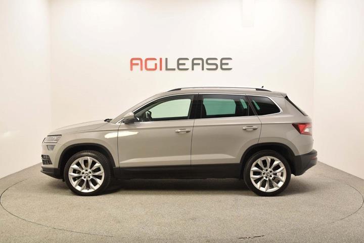Grå Skoda Karoq fra 2019
