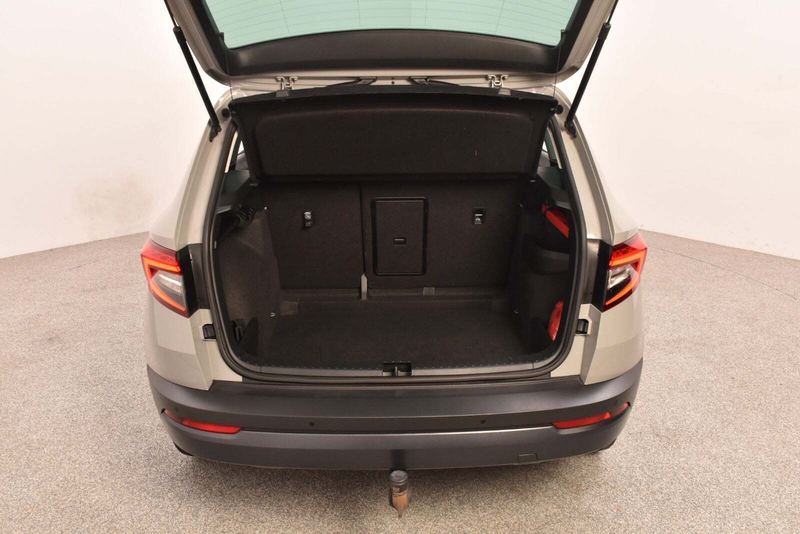 Grå Skoda Karoq fra 2019