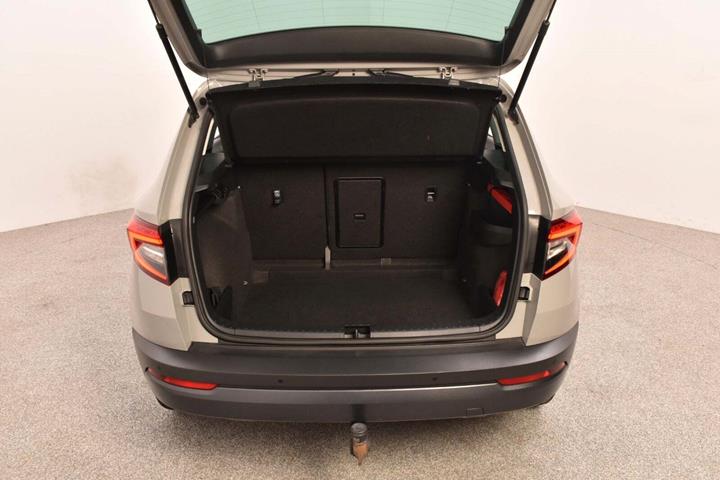 Grå Skoda Karoq fra 2019