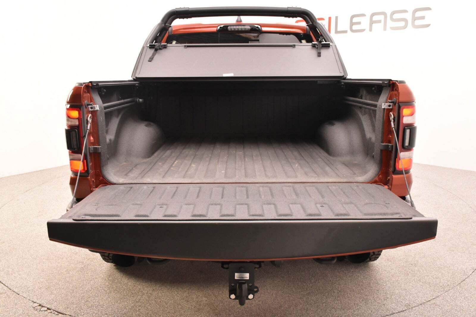 Orange Dodge RAM 1500 fra 2024