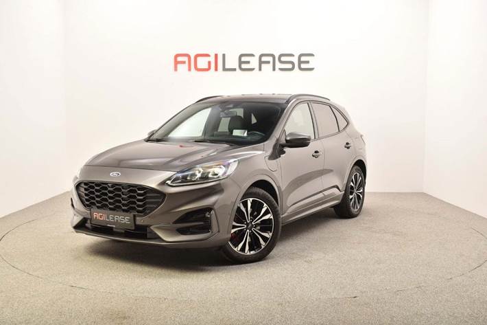 Grå Ford Kuga fra 2020 set udefra