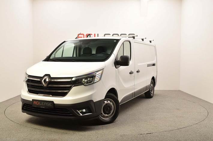 Hvid Renault Trafic fra 2022