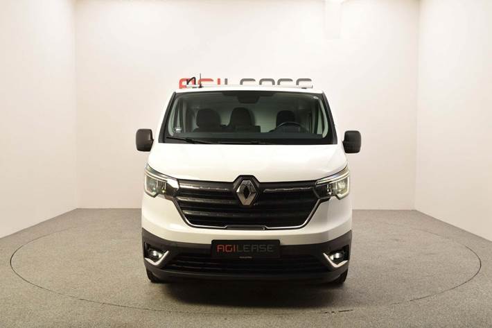 Hvid Renault Trafic fra 2022