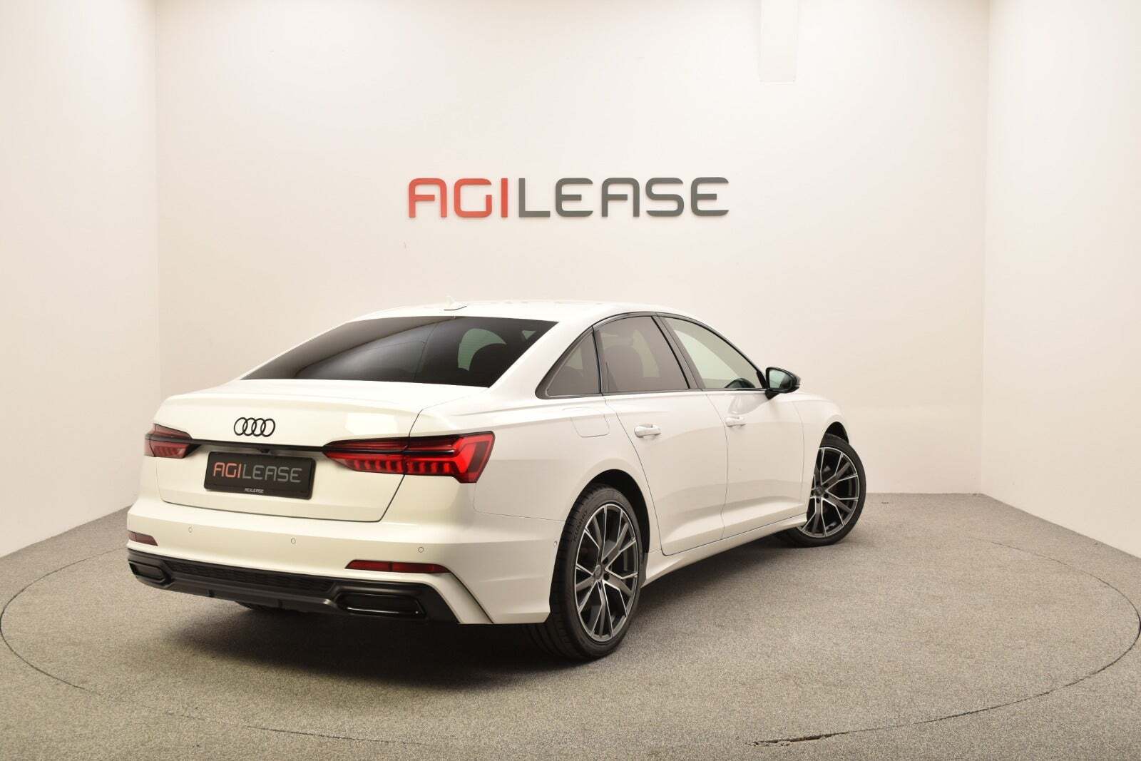 Hvid Audi A6 fra 2020