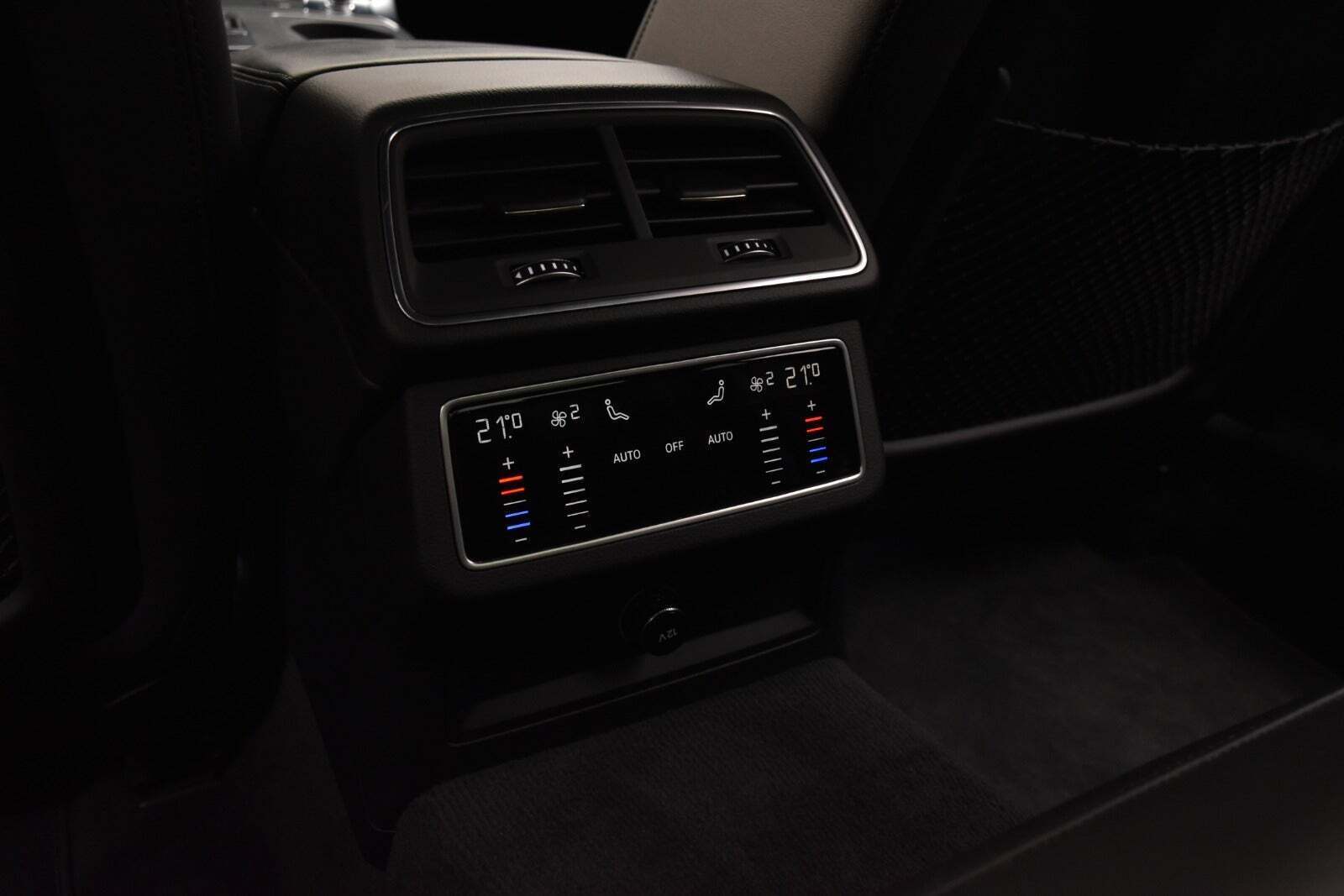 Hvid Audi A6 fra 2020