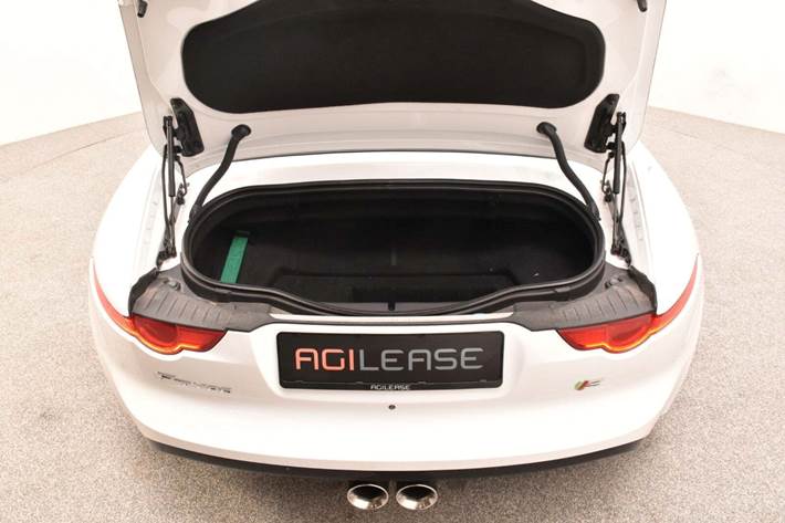 Hvid Jaguar F-Type fra 2015