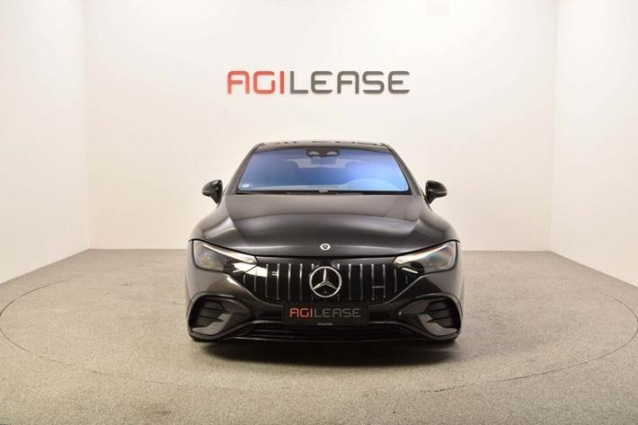 Grå Mercedes EQE43 fra 2022 set udefra