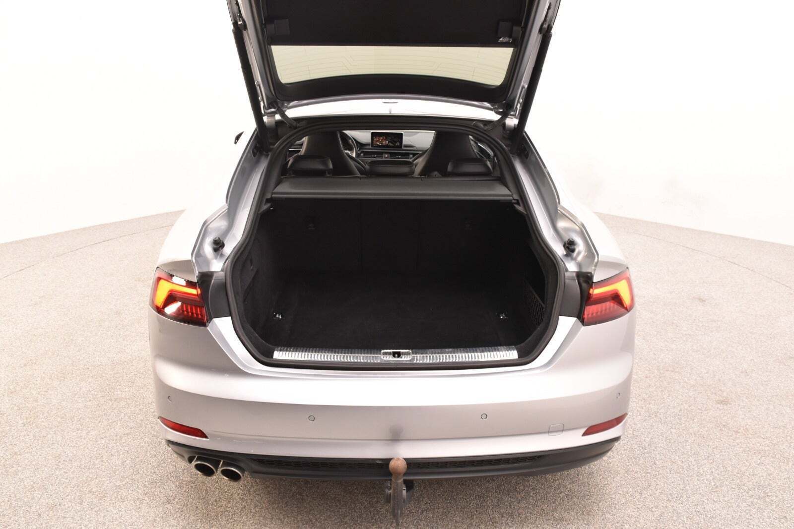 Sølv Audi A5 fra 2019