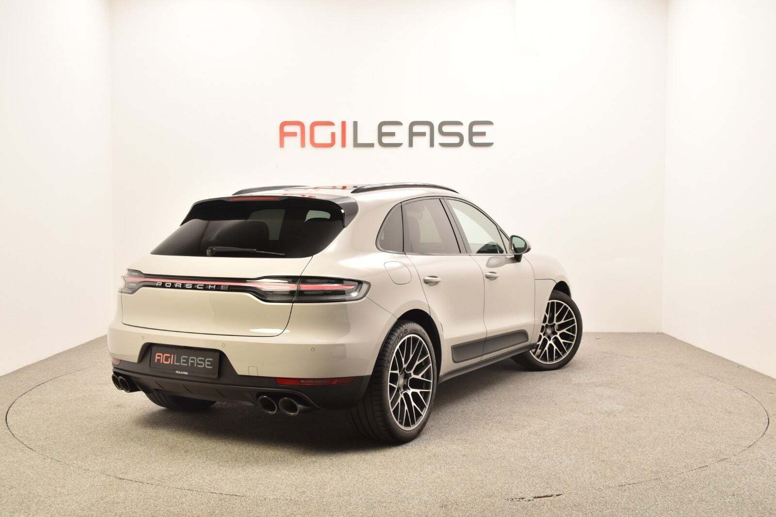 Grå Porsche Macan S fra 2019