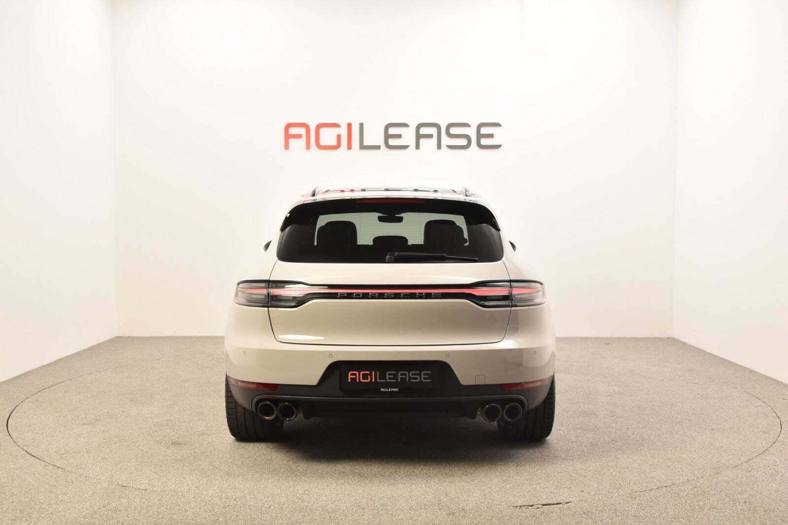 Grå Porsche Macan S fra 2019