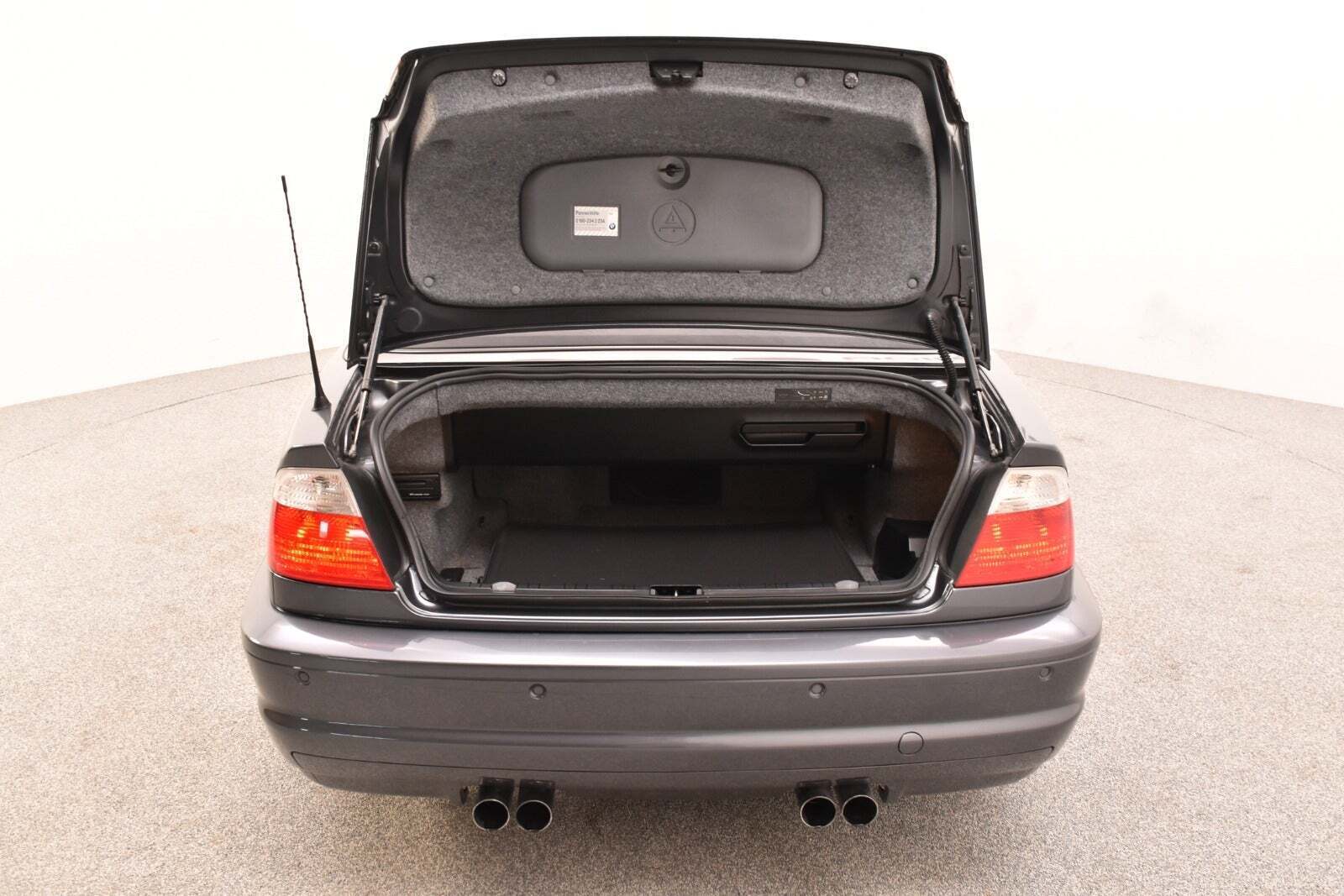 Grå BMW M3 fra 2002