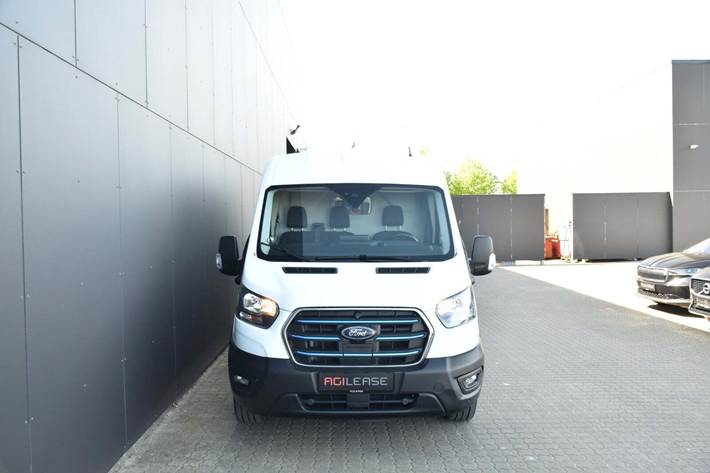 Hvid Ford E-Transit 350 L3 Van fra 2023 set udefra