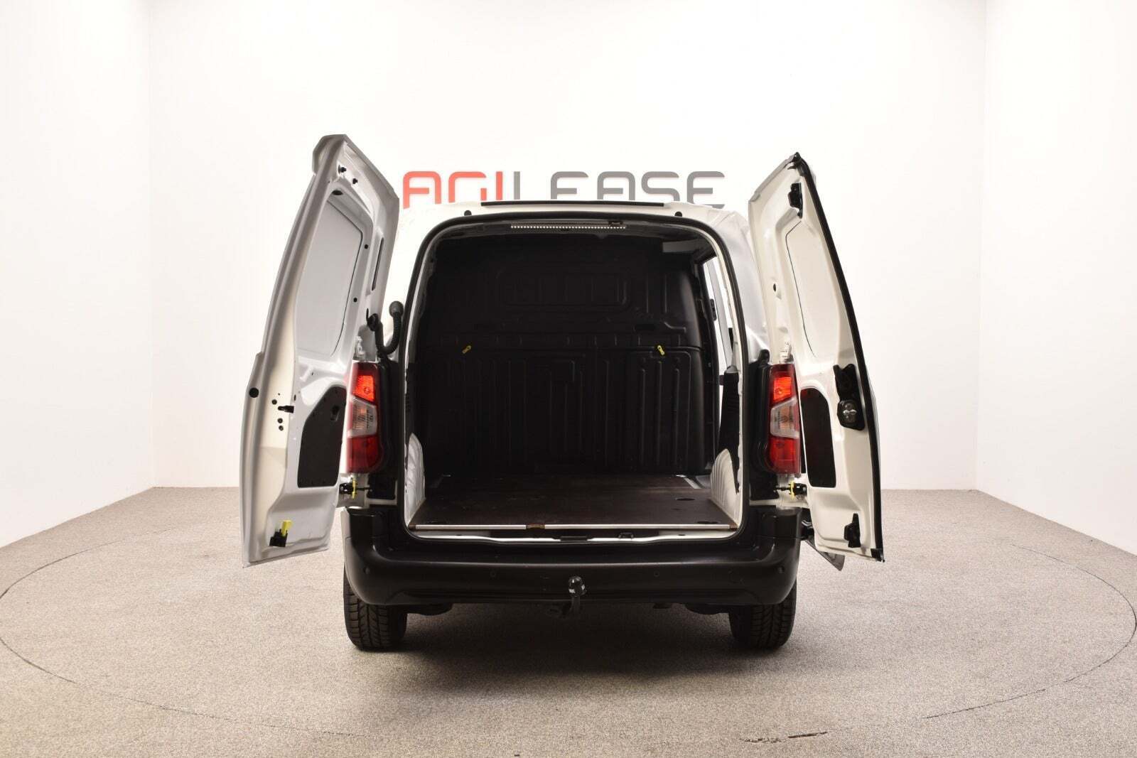 Hvid Opel Combo fra 2022