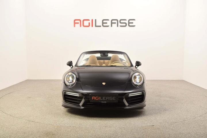 Sort Porsche 911 Turbo fra 2016