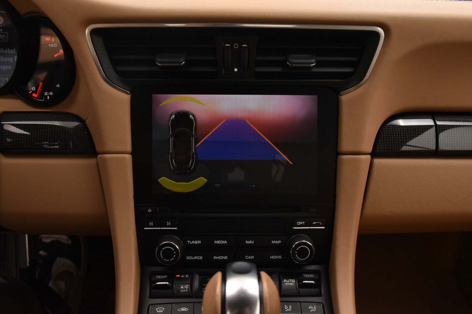 Sort Porsche 911 Turbo fra 2016