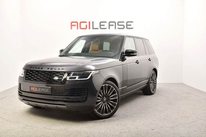 Grå Land Rover Range Rover fra 2018 set udefra