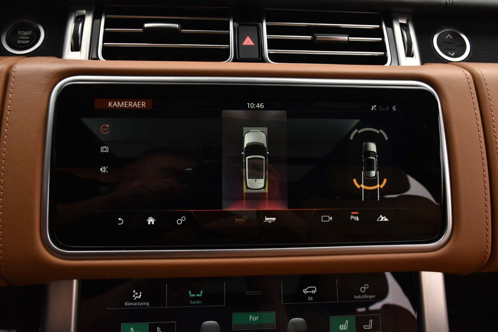 Grå Land Rover Range Rover fra 2018