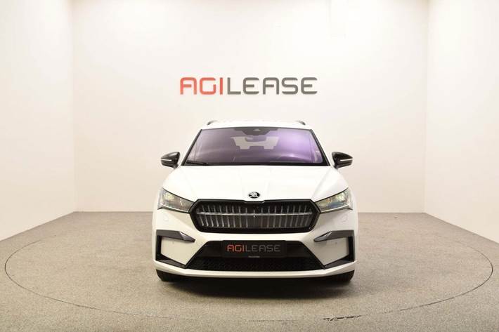 Hvid Skoda Enyaq fra 2022