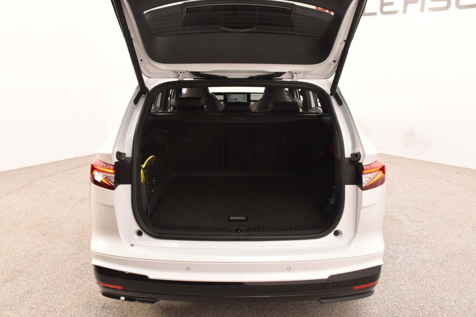 Hvid Skoda Enyaq fra 2022