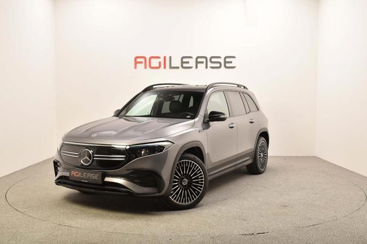 Grå Mercedes EQB350 fra 2022 set udefra