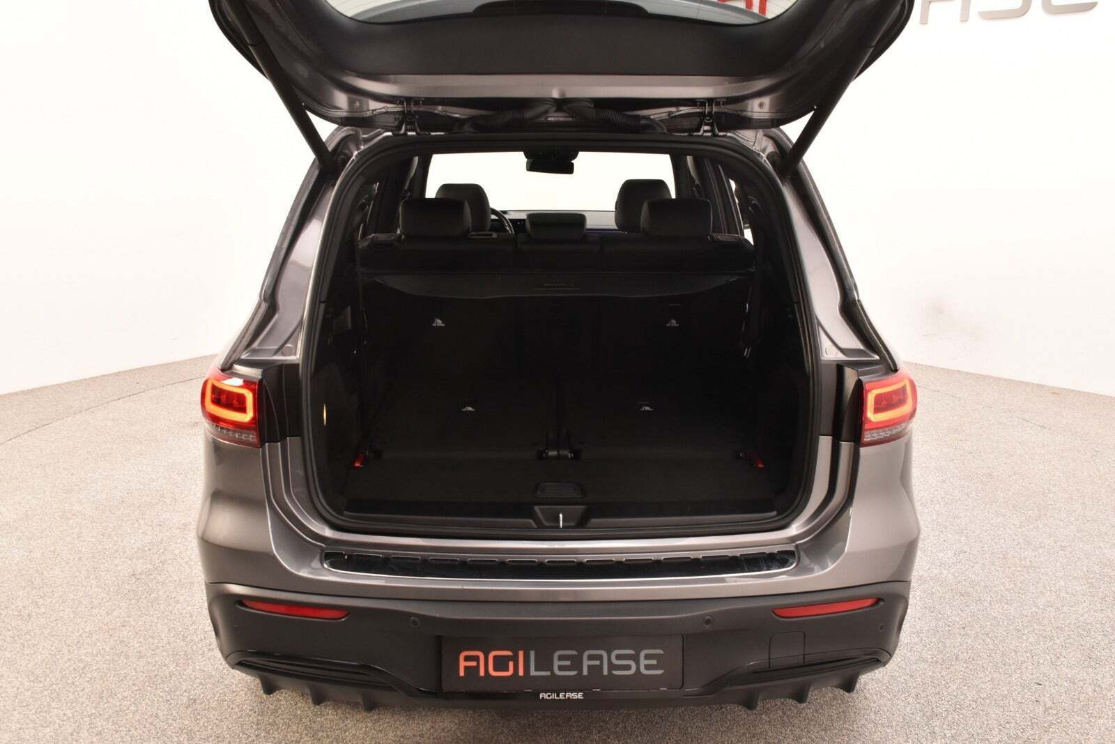 Grå Mercedes EQB350 fra 2022