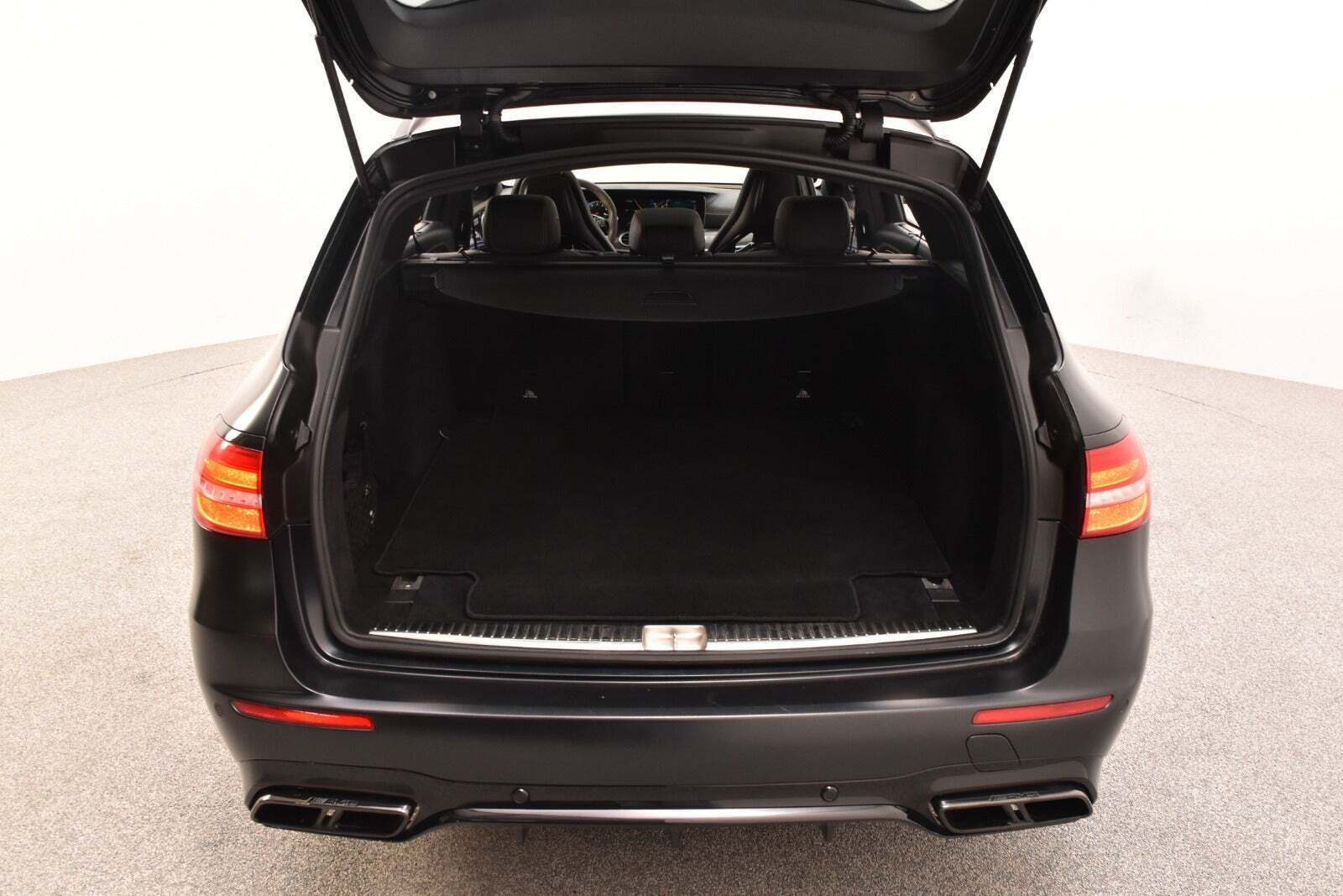 Sort Mercedes E63 fra 2017