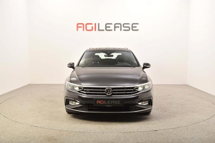 Grå VW Passat fra 2019
