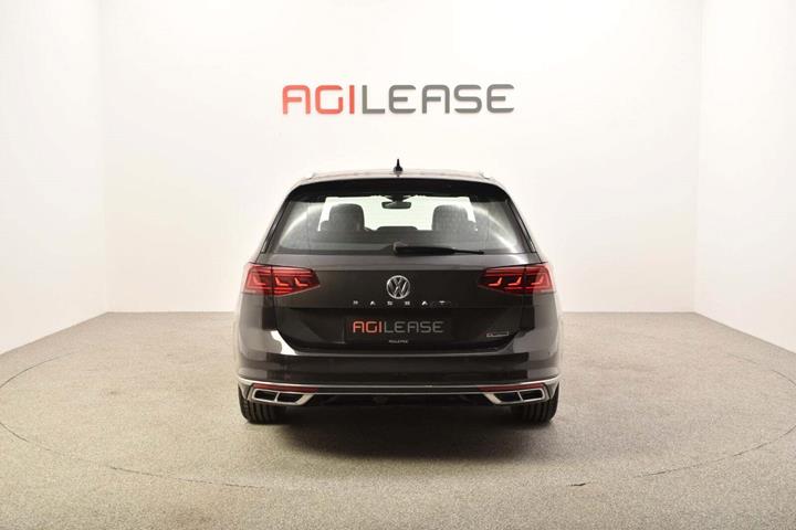 Grå VW Passat fra 2019