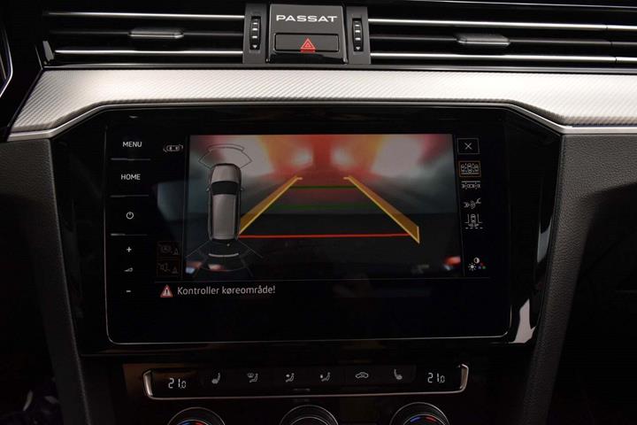 Grå VW Passat fra 2019