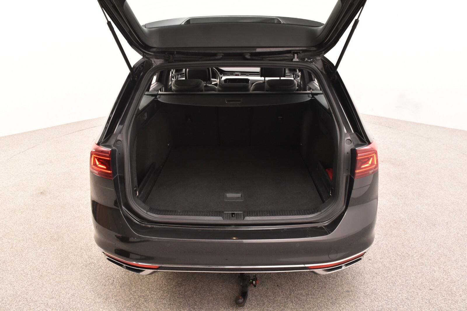 Grå VW Passat fra 2019