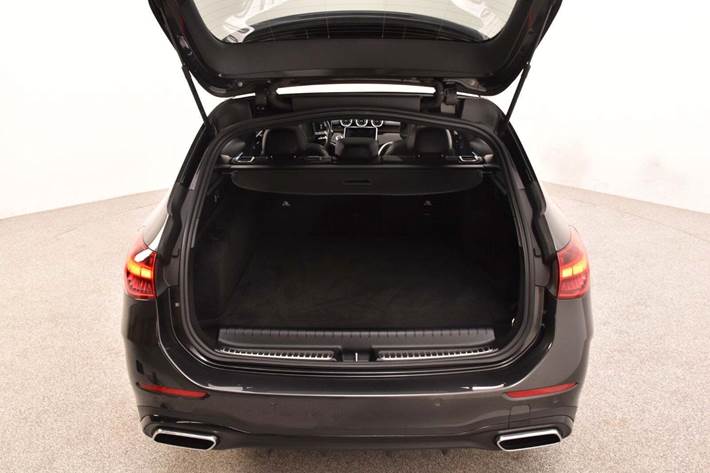 Grå Mercedes C300 e fra 2022