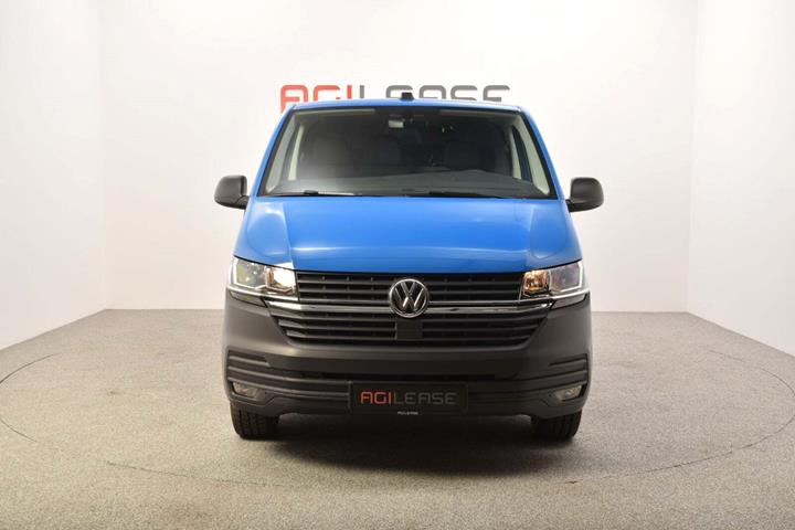Blå VW Transporter fra 2022