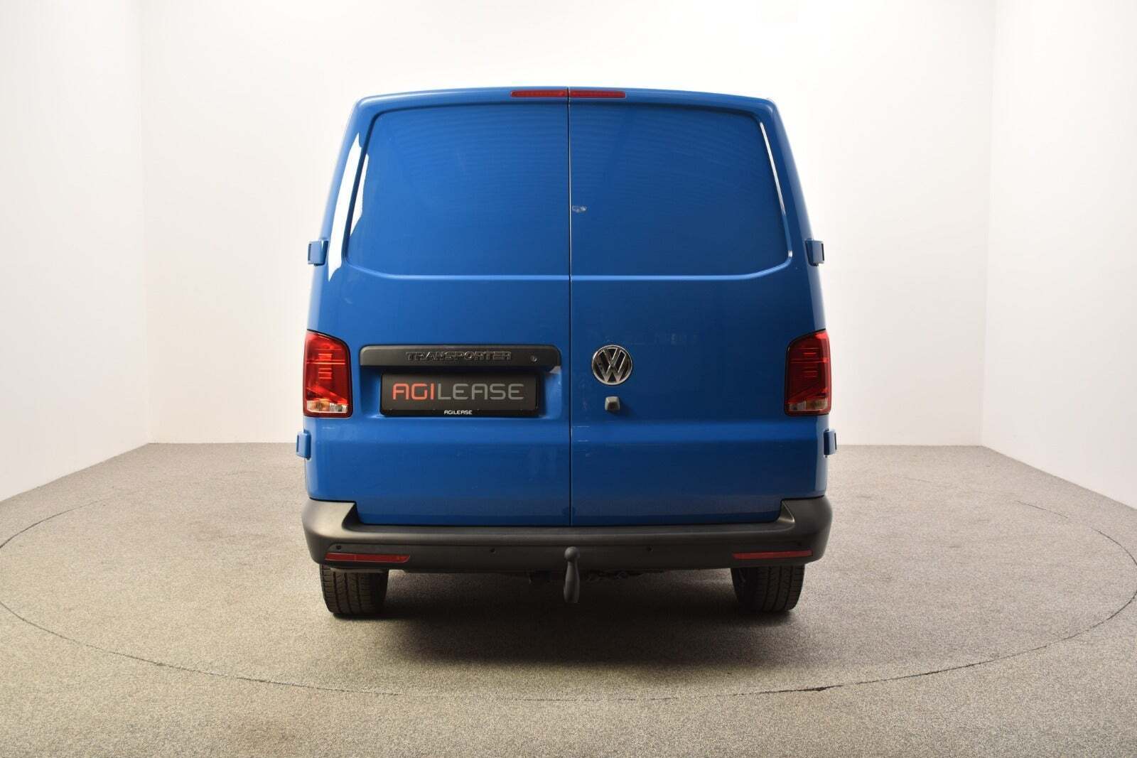 Blå VW Transporter fra 2022