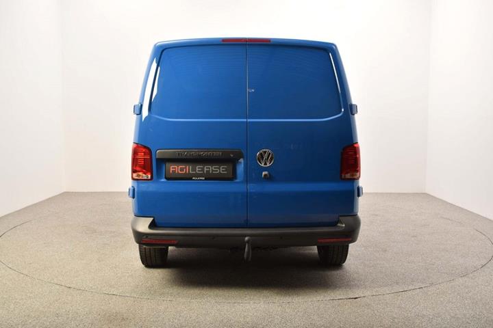 Blå VW Transporter fra 2022