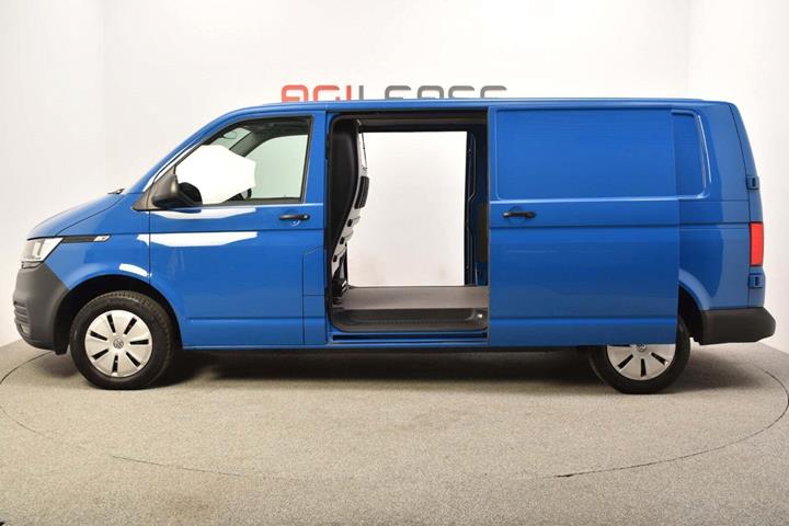 Blå VW Transporter fra 2022
